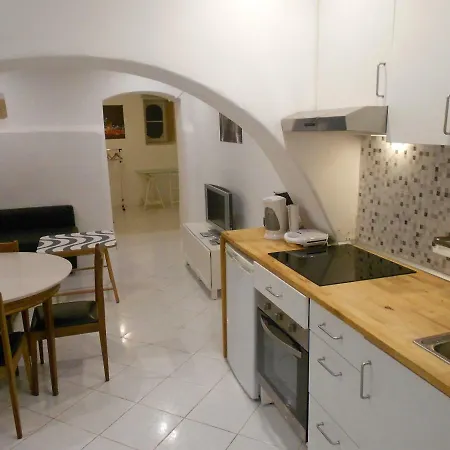 Apartment Open Space In Principe Real.