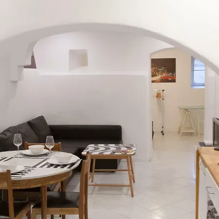 Apartment Open Space In Principe Real. Lisbon