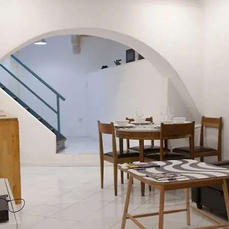 Open Space In Principe Real. Lissabon