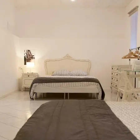 Apartment Open Space In Principe Real. Lissabon