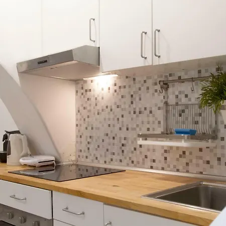 Open Space In Principe Real. Apartment