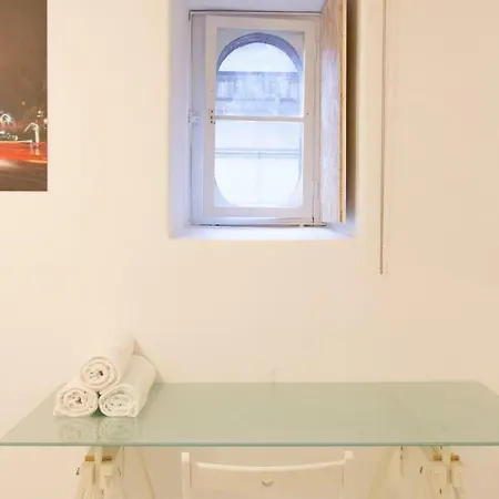Apartment Open Space In Principe Real. *