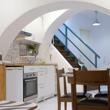 Open Space In Principe Real. Apartment